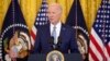 Predsjednik Joe Biden govori u istočnoj sobi Bijele kuće, u Washingtonu, 23. februara 2024. Biden kaže da će sazvati četvoricu kongresnih lidera u Bijelu kuću 27. februara 2024. godine.