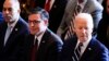 Predsjednik Joe Biden sa vođom manjine u Domu Hakeem Jeffries, D-N.Y., i predsjednikom Doma Mikeom Johnsonom iz La.