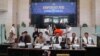 Direktorat Tindak Pidana Siber Bareskrim Polri menggelar konferensi pers yang mengungkapkan kasus peretasan kartu kredit di Jepang yang dilakukan oleh dua orang tersangka berasal dari Indonesia pada Selasa (8/8) di Mabes Polri, Jakarta. (VOA/Indra Yoga)