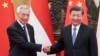 中国领导人习近平在北京会晤到访的新加坡总理李显龙。（2023年3月31日）