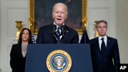Rais Joe Biden akizungumza kuhusu vita kati na kikundi cha wanamgambo Hamas, White House, Washington, Oct. 10, 2023.