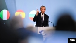 Generalni sekretar NATO-a Jens Stoltenberg govori na Parlamentarnoj skupštini NATO-a u Sofiji.