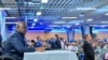 Président Félix Tshisekedi ya Ekolo Congo démocratique na bokutani na bana ba mboka na ye na Paris, 01 sanza ya mitano 2024. (Présidence RDC)