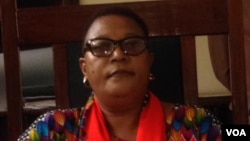 UNkosazana Thokozani Khupe ukhuthaza amabandla aphikisayo ukuba amanyane ngesikhathi sokhetho oluzayo. (VOA)