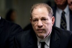 Produser Film Harvey Weinstein di Manhattan, New York, 6 Januari 2020. (REUTERS/Brendan McDermid)