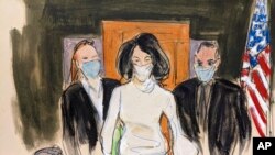 Në këtë skicë shfaqet Ghislaine Maxwell ndërsa hyn në sallën e gjyqit e shoqëruar nga marshallët amerikanë (29 nëntor 2021)