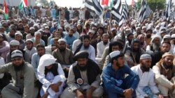VOA Asia - Thousands seek a new Pakistani Prime Minister