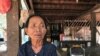 អ្នកស្រីអ៊ឹម ចែម និយាយ​ទៅកាន់ VOA នៅ​ផ្ទះអ្នកស្រី​ ក្នុងស្រុក​អន្លង់វែង ខេត្ត​ឧត្តរមានជ័យ កាល​ពី​ថ្ងៃ​ទី២០ ខែ​មេសា ឆ្នាំ២០១៧។ (សុខ ខេមរា/VOA) 