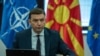 Шефот на дипломатијата,пак, смета дека принципиелно треба да им се забрани влез на сите лица кои покажуваат непочитување кон државата и нејзините граѓани. 