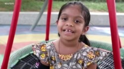 Portrait d'une passionnée de skateboard âgée de six ans