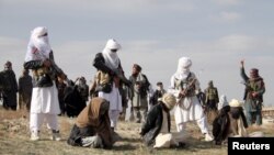 پخپله وسله والو طالبانو د دغه قاضي په دار د ځړولو په هکله رسنیو ته څه نه دي ویلي.
