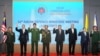 នៅ​ក្នុង​រូបថត​ផ្សាយ​ដោយ​ក្រសួង​ការពារជាតិ​កម្ពុជា​​កាល​ពី​ថ្ងៃ​ទី​២២​ ខែ​មិថុនា ឆ្នាំ​២០២២​នេះ​ ​រដ្ឋមន្រ្តី​ការពារ​ជាតិ​របស់​របប​សឹក​ភូមាលោក Mya Tun Oo ឈរ​ក្បែរ​លោក ទៀ បាញ់ រដ្ឋមន្រ្តី​ការពារជាតិ​កម្ពុជា នៅ​ពេល​ថត​រូប​ជុំ​គ្នា​ជាមួយ​រដ្ឋមន្ត្រី​ការពារជាតិ​​អាស៊ាន​ដទៃ​ទៀត​។