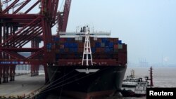 货船在浙江舟山的港口停泊（2016年2月14日）