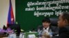 លោក ហេង សួរ អ្នកនាំពាក្យ​ក្រសួង​ការងារ​ និង​បណ្តុះបណ្តាល​វិជ្ជាជីវៈ​ថ្លែង​បើក​ការប្រជុំ​ត្រី​ភាគី​អំពី​ការចរចា​តម្លើង​ប្រាក់ឈ្នួល​កម្មករ​រោងចក្រ។ (ខាន់ សុគុំមនោ/VOA) 