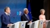 EU ဥရောပကောင်စီဥက္ကဋ္ဌ Antonio Costa (ဗဟို)၊ ဥရောပကော်မရှင် ဥက္ကဋ္ဌ Ursula von der Leyen (ယာ) နဲ့ ပိုလန်ဝန်ကြီးချုပ် Donald Tusk (ဝဲ) တို့ဥရောပခေါင်းဆောင်တွေအစည်းအဝေးအတွင်း သတင်းစာရှင်းလင်းပွဲ။ 