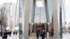 Global Stocks Fall After Apple Trims Sales Forecast
