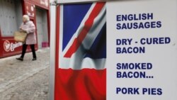 Një reklamë për salçiçet angleze në Francë