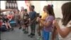 Siswa SD di Hoboken, New Jersey, Belajar Angklung
