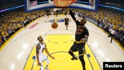 LeBron James (23)