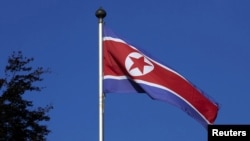 북한 한 해외 공관의 인공기. (자료사진)