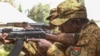 Des soldats burkinabés près de Po, au Burkina Faso, le 17 février 2019.