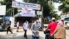 រូបឯកសារ៖ ពលរដ្ឋ​រស់នៅ​ក្នុង​សង្កាត់​ច្បារអំពៅ បាន​មក​ចាក់​វ៉ាក់សាំង​បង្ការ​កូវីដ ដូស​ទី ៣ នៅ​មន្ទីរពេទ្យ​បង្អែក​ច្បារអំពៅ ក្នុង​រាជធានី​ភ្នំពេញ កាលពី​ថ្ងៃ​ទី១៤ ខែតុលា ឆ្នាំ ២០២១។ (ធីតា វីន/វីអូអេ)