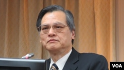 台湾陆委会主委陈明通2019年3月27日在立法院内政委员会接受质询。（美国之音张永泰拍摄 ）