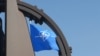 Zastava NATO-a ispred sedišta Alijanse u Briselu