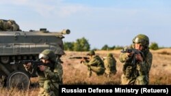 Російські військові в Брестській області Білорусі неподалік кордону з Україною