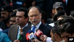 د پاکستان د کورنیو چارو وزیر احسن اقبال