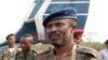 Faustin Munene, alors vice-ministre congolais de l'Intérieur, arrive à l'aéroport de Matadi, RDC, le 30 août 1998