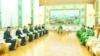 ထိုင်း ဘုရင့်ကြည်းတပ်ဦးစီးချုပ်ရုံး ဗိုလ်ချုပ်ကြီး Direk Bongkarn (ဒီရစ်ဘွန်ကန်) နဲ့ စစ်ကောင်စီ ဒုတိယတပ်မတော် ကာကွယ်ရေး ဦးစီးချုပ် ဒုတိယဗိုလ်ချုပ်မှူးကြီး စိုးဝင်းတို့ နေပြည်တော်ရှိ ဘုရင့်နောင်ရိပ်သာဧည့်ခန်းမဆောင်မှာ တွေ့ဆုံနေကြစဉ် (ဇန်နဝါရီ ၂၁၊ ၂၀၂၅)