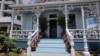Wisata Nostalgia: Dari Dapur "Golden Girls" hingga Rumah "Top Gun"