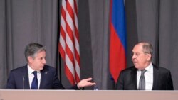 Sekretari i Shtetit Blinken dhe Ministri rus Lavrov u takuan në kuadrin e një konference të OSBE-së në Stokholm, Suedi (2 dhjetor 2021).