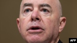 Sekretar za unutrašnju sigurnost Alejandro Mayorkas svjedoči na saslušanju u Komitetu za domovinsku sigurnost na Capitol Hillu u Washingtonu, DC, 15. novembra 2023.