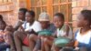 Abantwana besidla esikolo