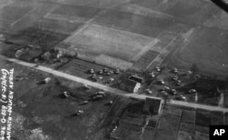 Fotografija lažnih elemenata vojske iz Operacije Viersen, nastala u martu 1945. godine.