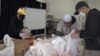 Organisasi Muslim Indonesia dan Warga Muslim Bagi Sembako untuk Komunitas di Silver Spring, Maryland