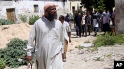 Le chef des combattants shebab, Muktar Robow, près de la capitale somalienne, le 29 juin 2010.
