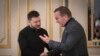 Presidenti ukrainas Volodymyr Zelensky mirëpret Ministrin gjerman të Mbrojtjes, Boris Pistorius në Kiev, më 14 janar, 2025/AP