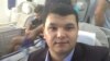 Bobur Hasan vatanga uchayotgan samolyotda (Facebook) 