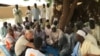 Les notables du village parlent des craintes des violences relatives à Boko Haram, à Monguro, Nigeria, 11 octobre 2017. (Twitter/Jan Egeland‏Verified account @NRC_Egeland)