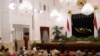 Presiden Jokowi berpidato dalam peringatan Maulid Nabi Muhammad SAW di Istana Negara. Ia mengajak umat Islam Indonesia untuk meneladani sifat-sifat Nabi Muhammad SAW (2/1).