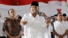 Calon presiden Prabowo Subianto didampingi Koalisi Merah Putih yang mendukungnya (22/7).