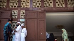 VOA Asia - Hong Kong officials apologized to Muslim leaders Monday after riot police sprayed a blue tinted water on a mosque.