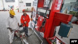 Український уряд обмежує ціни на пальне