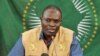 L'ancien maire de Dakar, Khalifa Sall, parle lors d'une conférence de presse le 1er mars 2011 à Dakar.