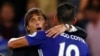Antonio Conte, l'entraîneur de Chelsea, célèbre une victoire avec Diego Costa, Angleterre, le 15 août 2016.