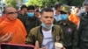 រូបឯកសារ៖ លោក ថុន រដ្ឋា សកម្មជន​មួយ​រូប​នៃសកម្មជន​បរិស្ថាន​៣រូប ដែល​នៅថ្ងៃសុក្រ ទី៥ ខែវិច្ឆិកា ឆ្នាំ២០២១ ត្រូវបាន​តុលាការ​ ​ព្យួរ​ទោស​សាក​ល្បង​ ​ប៉ុន្តែ​កំហិត​សេរីភាព​រយៈពេល​៣ឆ្នាំ​ពេល​នៅ​ក្រៅ​ឃុំ។ (ហ៊ុល រស្មី/វីអូអេ)