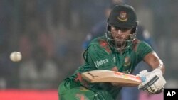 সাকিব আল-হাসানঃ ক্রিকেট ইতিহাসে সেরা অল-রাউন্ডারদের অন্যতম। ফাইল ফটোঃ ৬ নভেম্বর, ২০২৩।